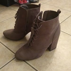 Size 8 1/2 ankle boots